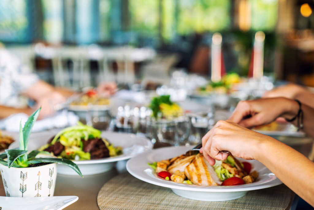 A Foodie’s Guide to Balboa Peninsula: Uncovering the Best Eats from Oceanfront to the Fun Zone